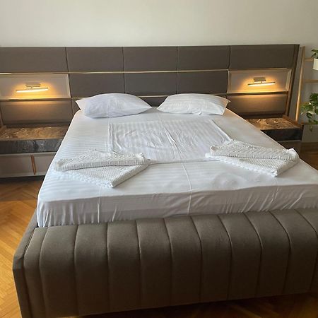 Ana'S Home 锡比乌 外观 照片